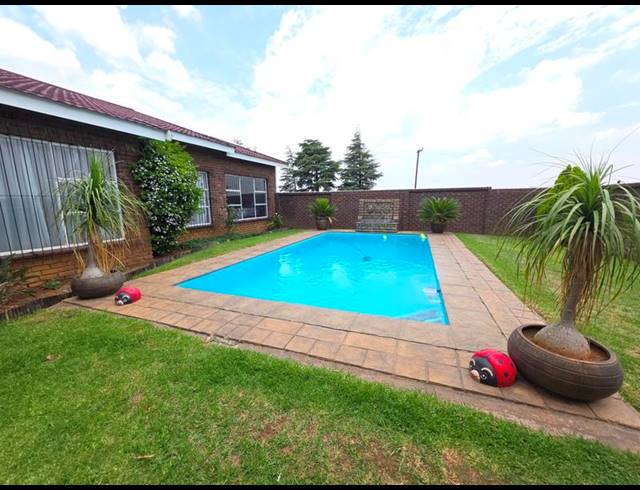 FARM FOR SALE IN NELSONIA